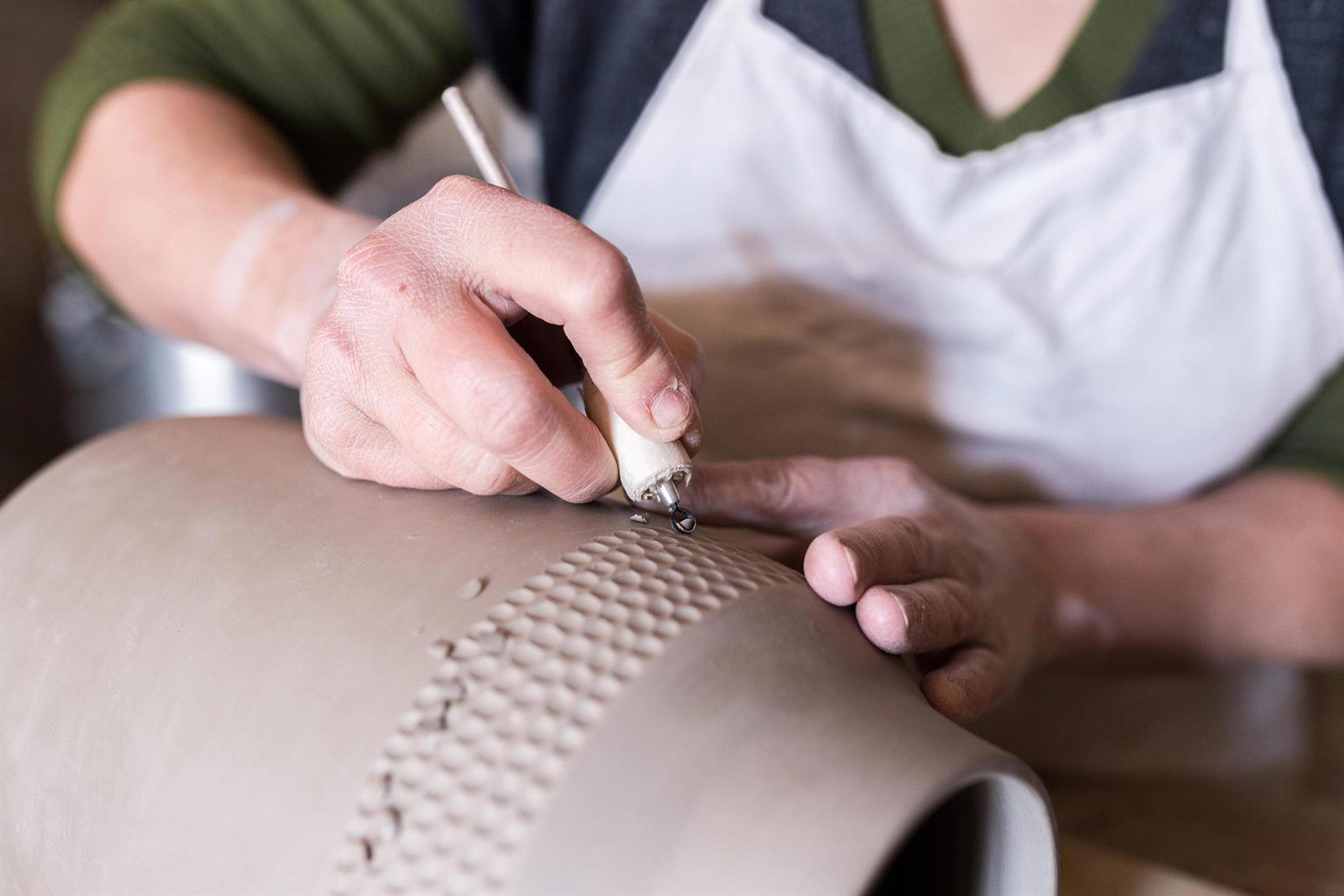 Plongez dans les ateliers des artisans d’art