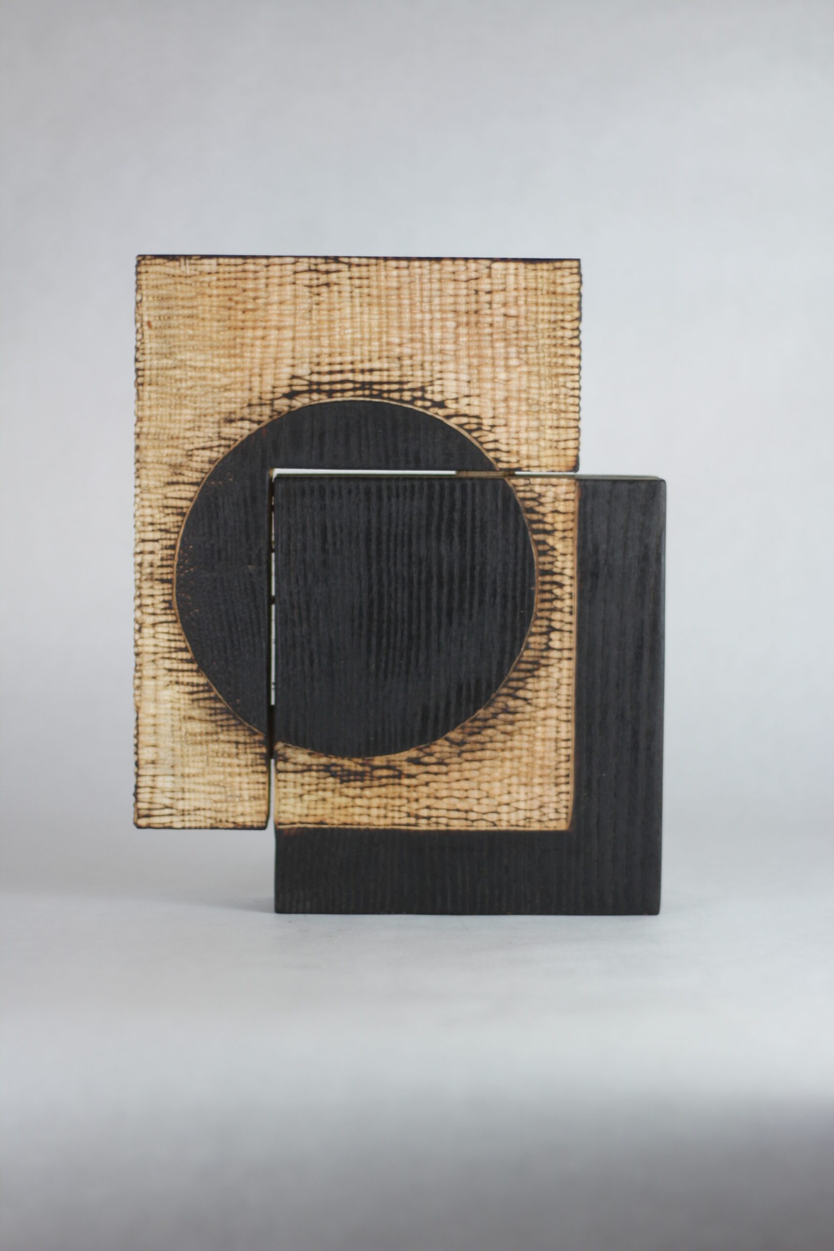 Sculpture en bois brulé